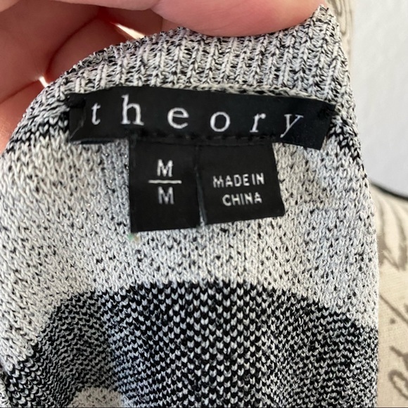THEORY Black & White Plaid Crop Top Heavy Material Medium LIKE NEW - Picture 4 of 7